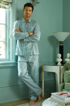 Lake Men's Poplin Pajama Set In Evergreen 8 Lake Men's Poplin Pajama Set In Evergreen -Lake Shop LAKE Website WebCrop Holiday22 Birm5661